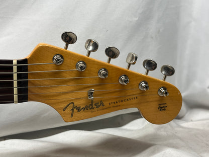 Fender Classic Series '60s Stratocaster strat Electric Guitar - 3-Color Sunburst