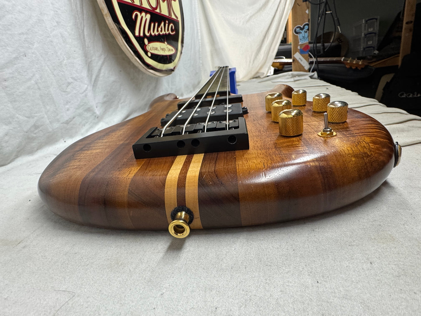 Carvin USA LB-70P lb 70 p lb70p 4-string Bass with Case