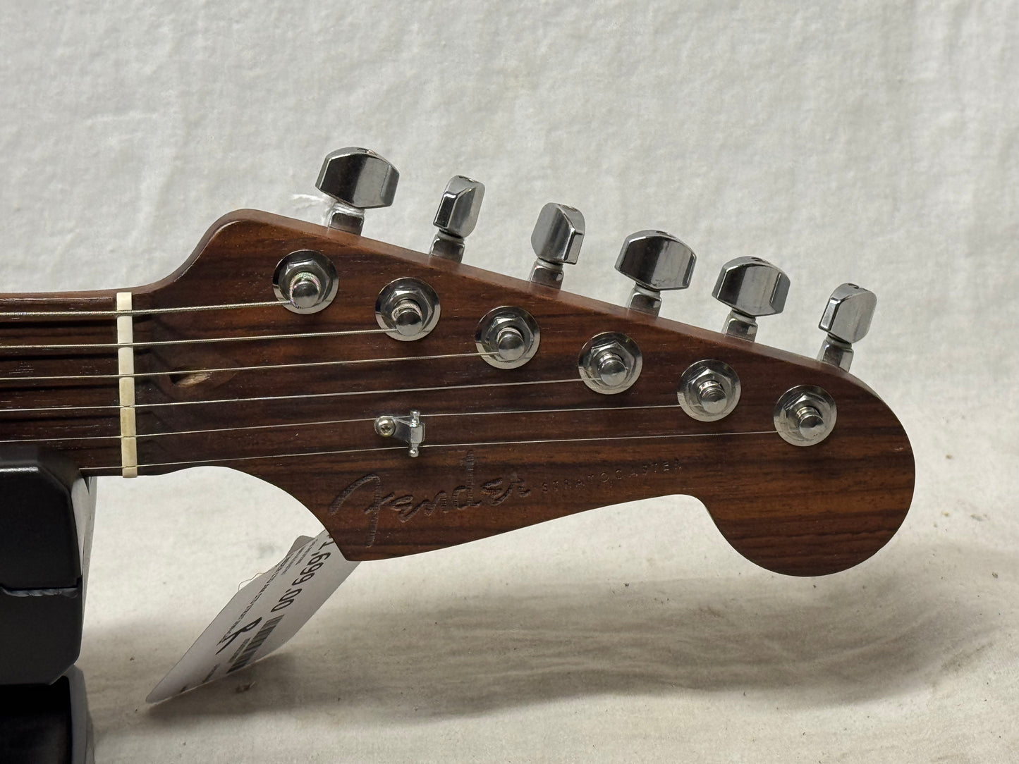 Fender Limited Edition American Standard Stratocaster Guitar with Rosewood Neck + Case 2016 - 3-Color Sunburst / Rosewood fingerboard