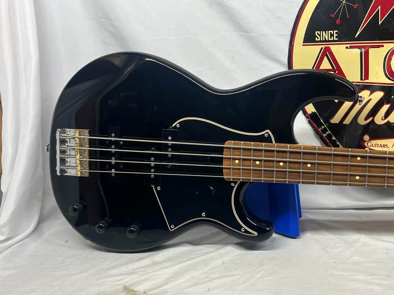 Yamaha Broad Bass BB234 4-String Electric Bass - Image 2