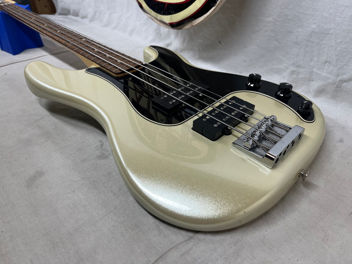Fender Blacktop 4-String Electric Precision Bass MIM - Made in Mexico - White Chrome Pearl