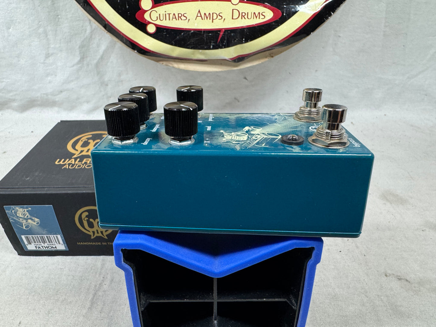 Walrus Audio Fathom Multi-Function Reverb Pedal with Box