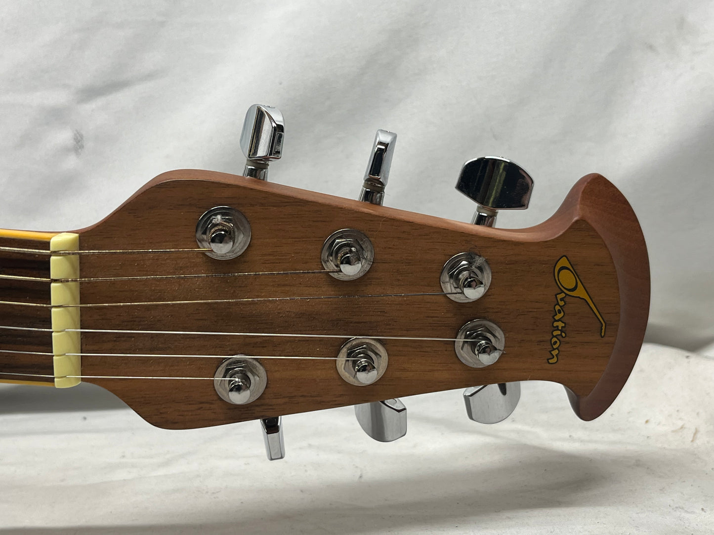 Ovation Celebrity CC057 Acoustic Electric Guitar