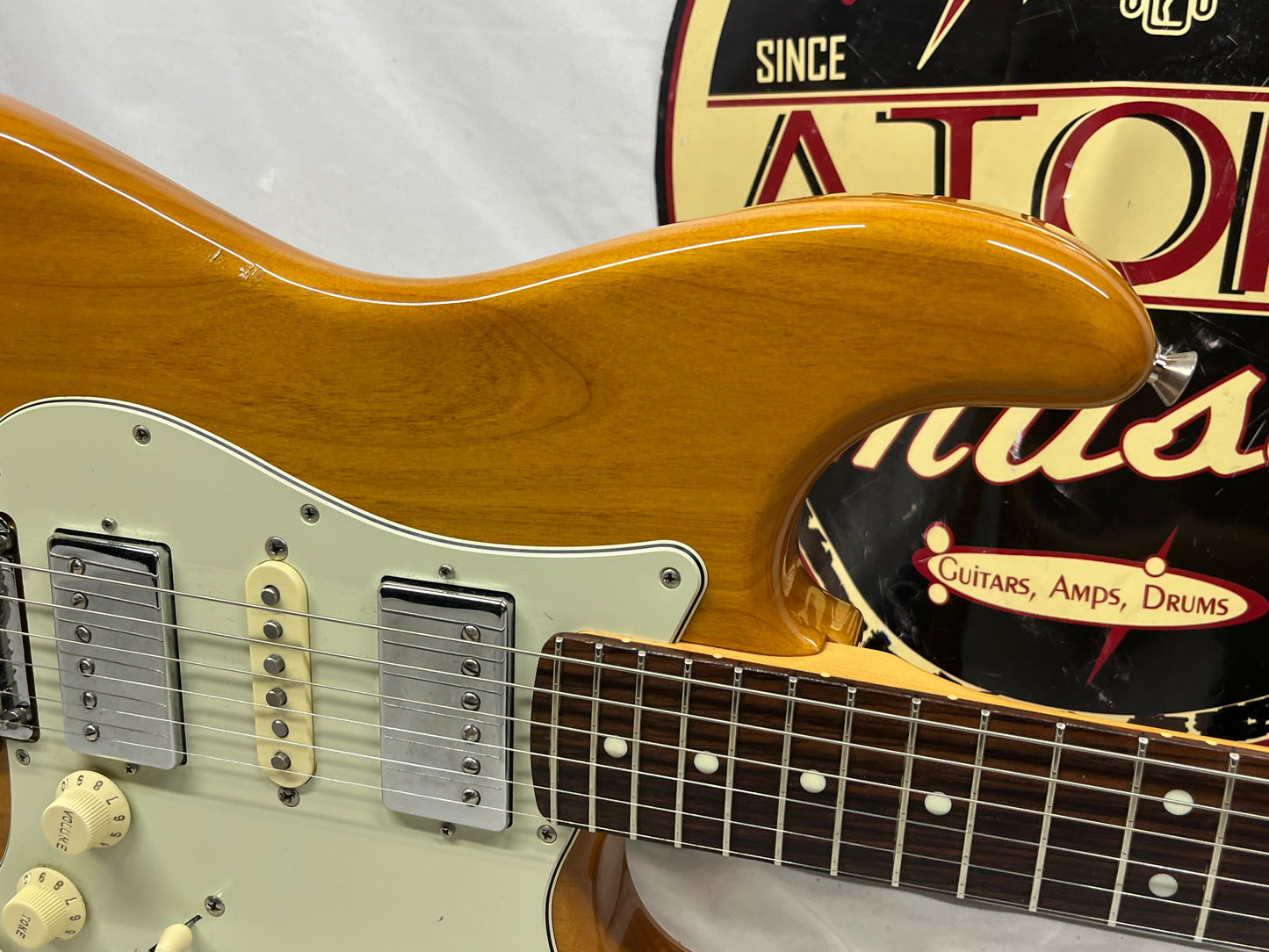 Fender 2024 Collection, Made in Japan Hybrid II Stratocaster Strat HSH with Gig Bag - Vintage Natural