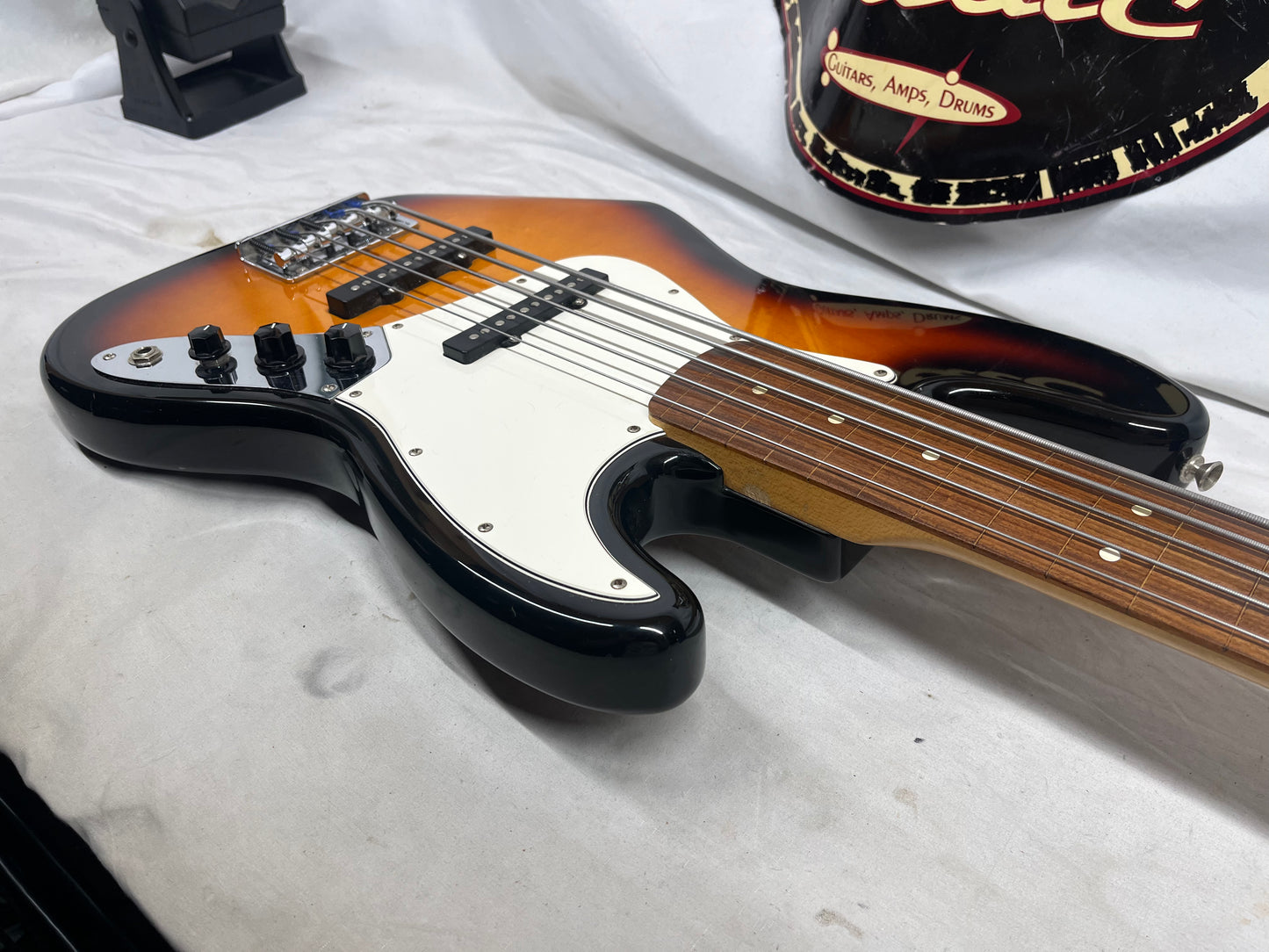 Fender Standard Jazz Bass V 5-String Electric Bass with Hard Case - Brown Sunburst
