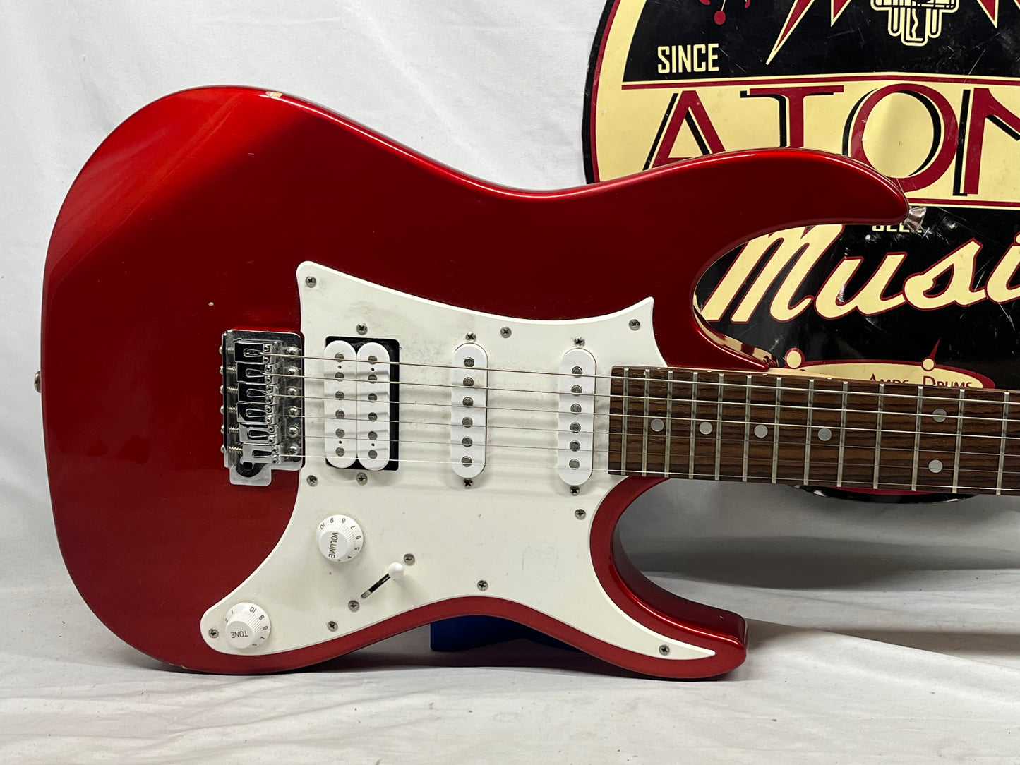 Ibanez Gio GRX40 Doublecut Electric Guitar HSS - Candy Apple Red
