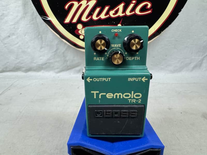 Boss TR-2 tr2 Tremolo Pedal - Image 2
