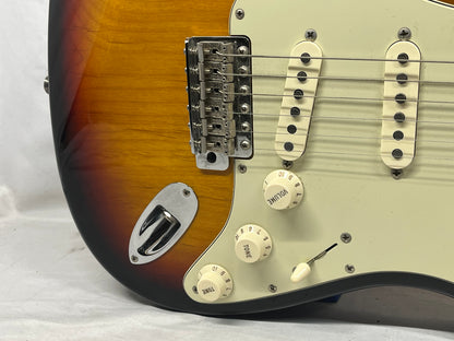 Fender Classic Series '60s Stratocaster strat Electric Guitar - 3-Color Sunburst