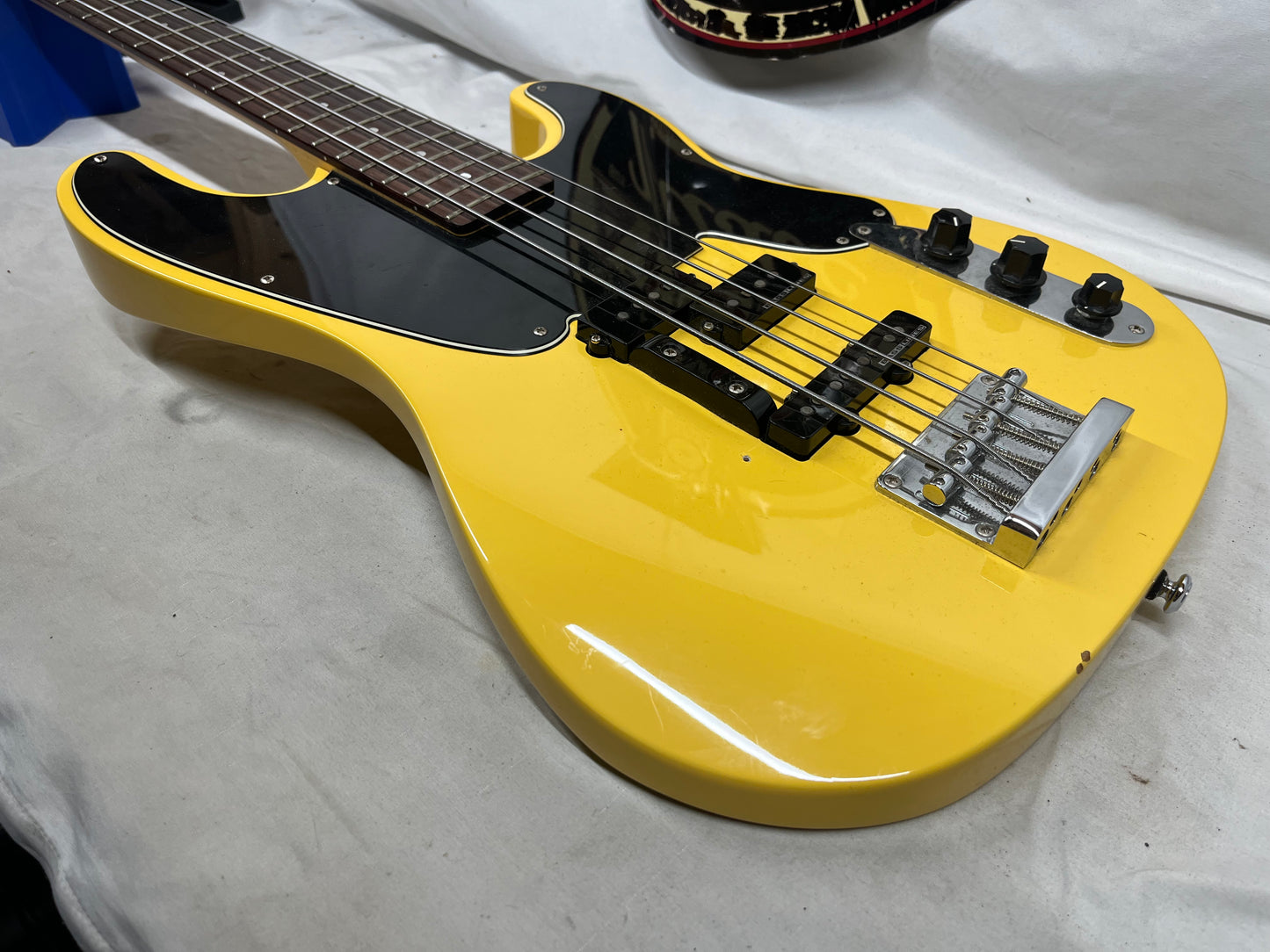 Schecter Model T Diamond Series 4-String Doublecut Electric Bass