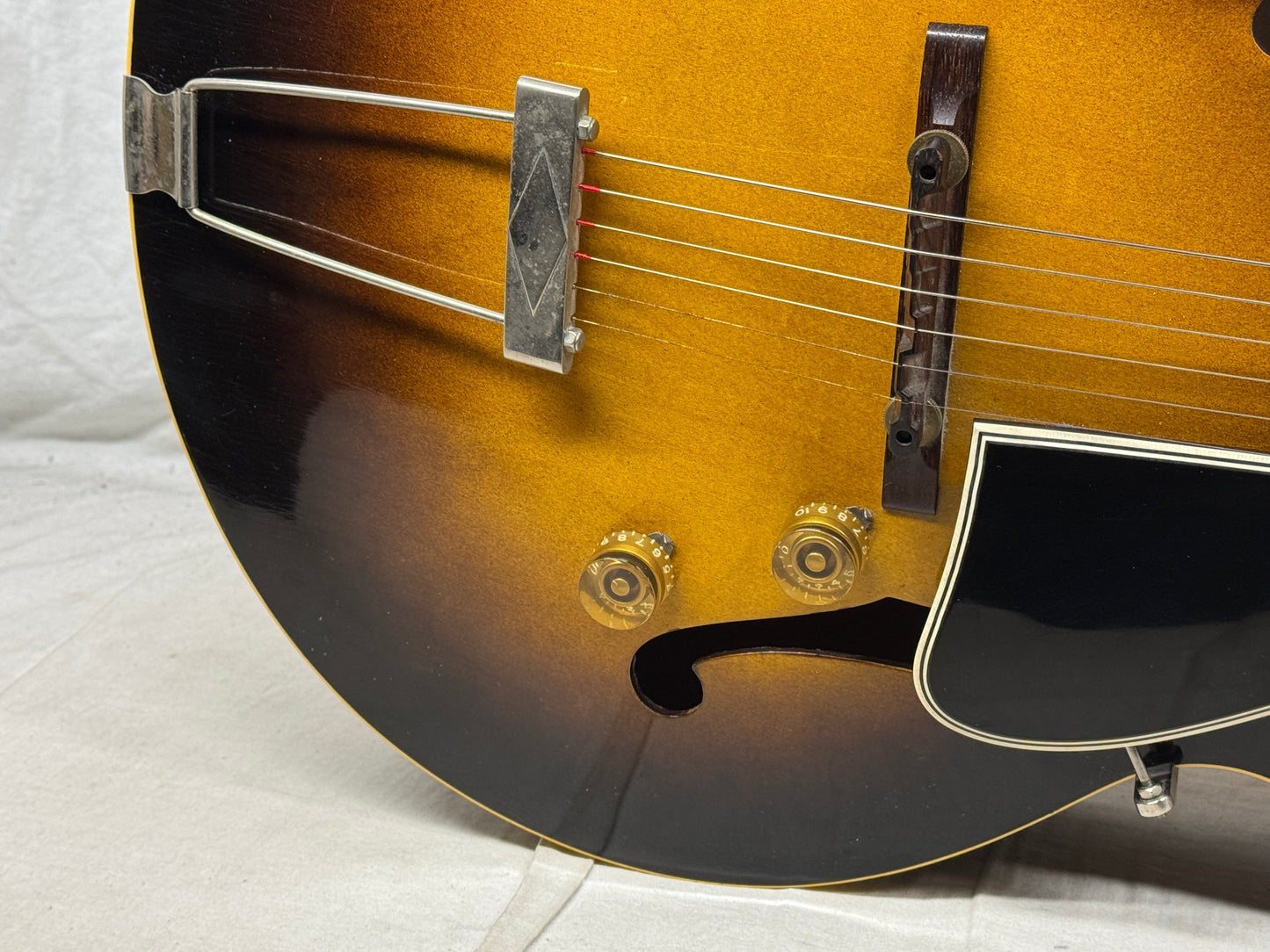 Gibson ES-150 es150 Archtop Hollowbody Guitar with Epiphone Case 1964