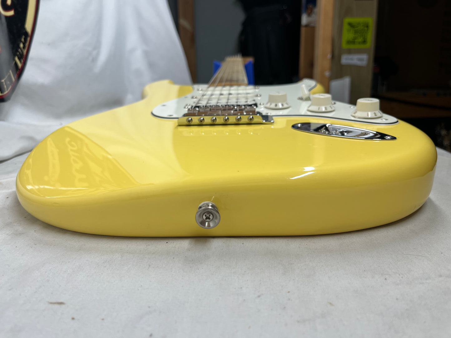 Fender Player Stratocaster Strat HSS Electric Guitar MIM - Made in Mexico - Buttercream