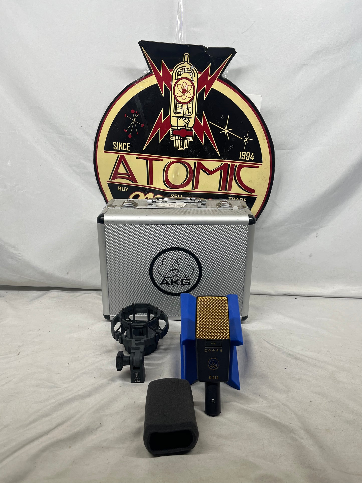 AKG C414 XLII XL2 Large Diaphragm Multipattern Condenser Microphone with Shock Mount and Case