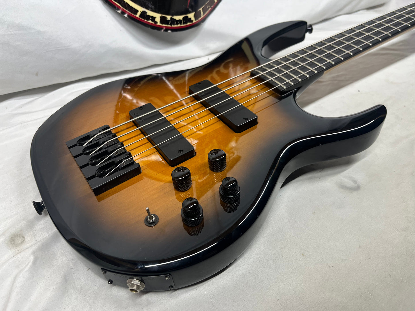 Carvin LB70 4-String Doublecut Electric Bass