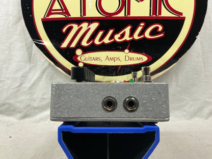 Electro-Harmonix Deluxe Memory Boy Analog Delay Pedal with Box
