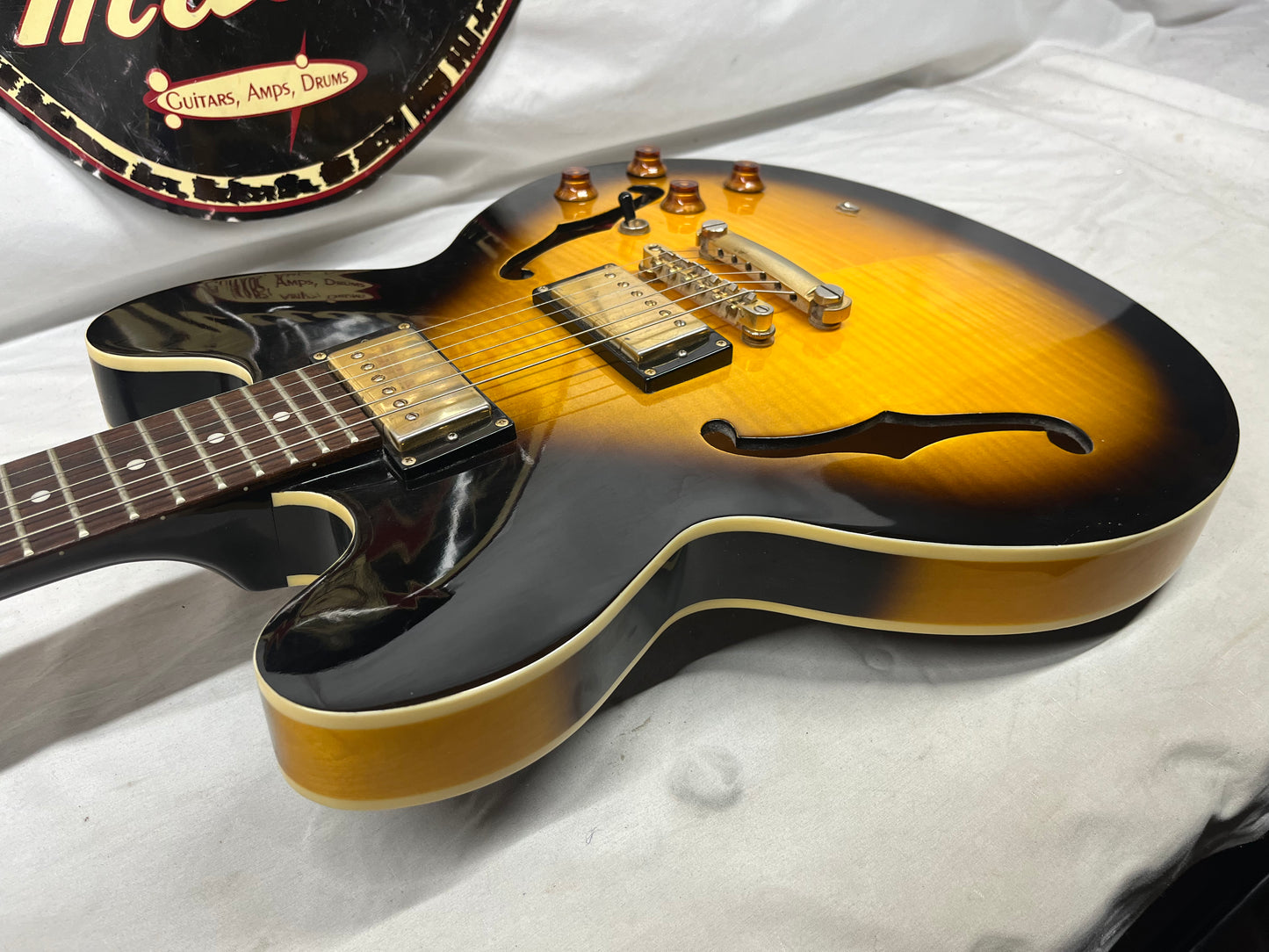 Epiphone DOT Deluxe VS Semi-Hollow Body Electric Guitar