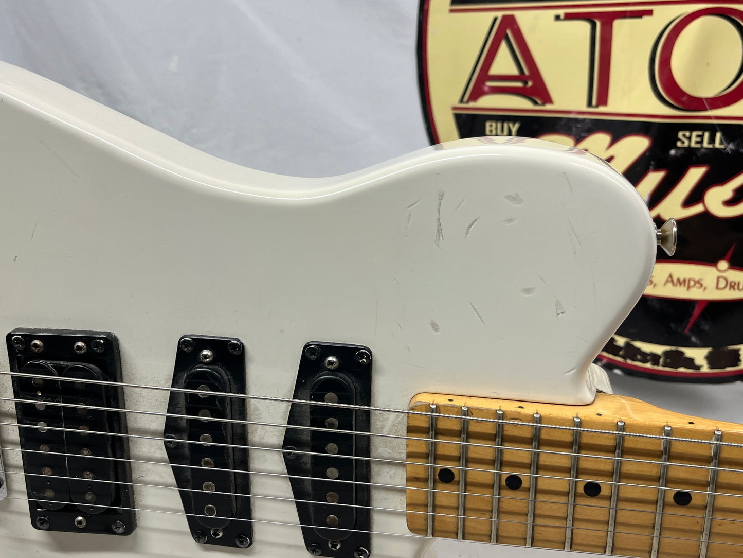Squier Bullet HSS Singlecut Electric Guitar