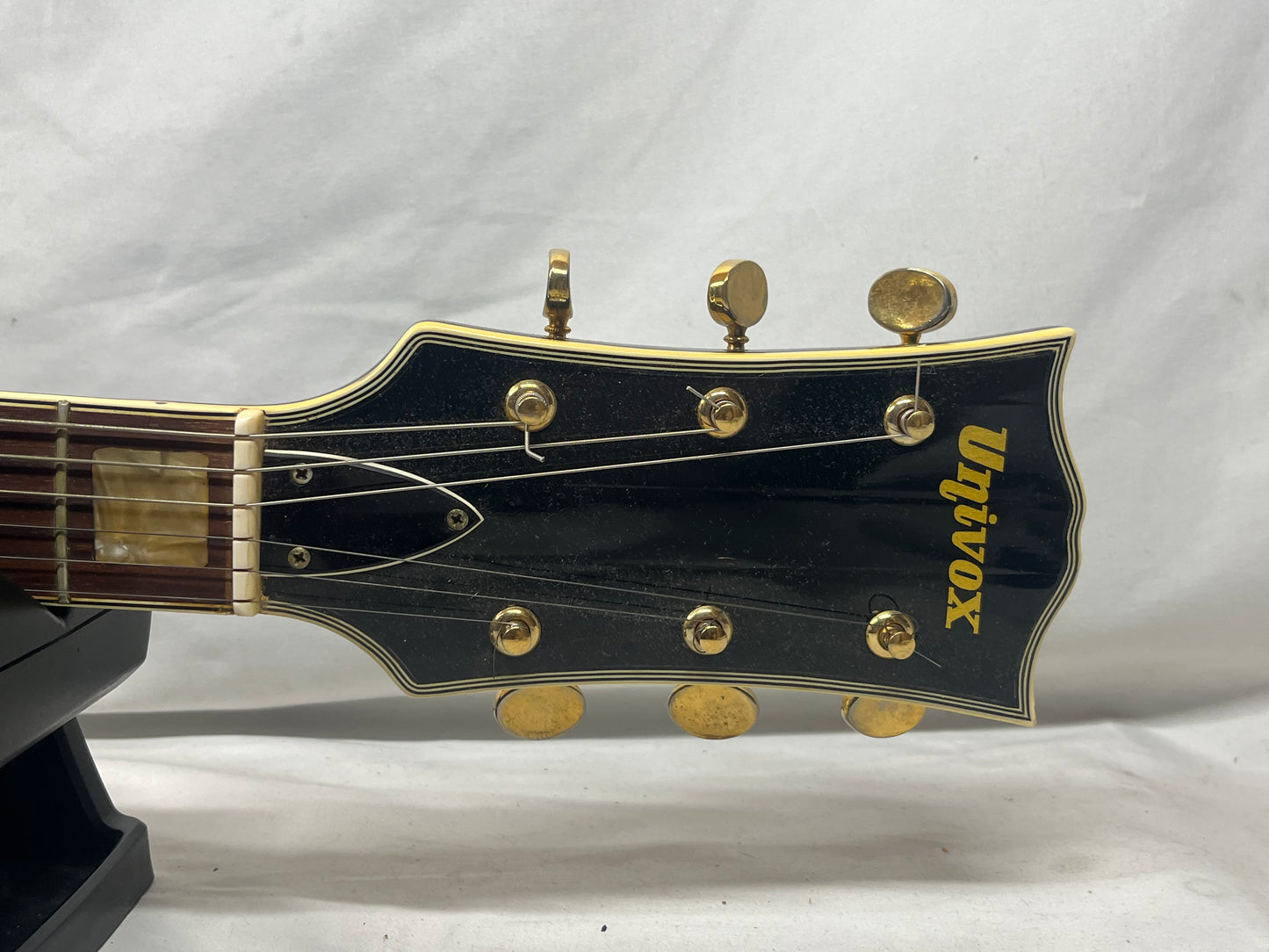 Univox Singlecut LP-Style Electric Guitar with Case