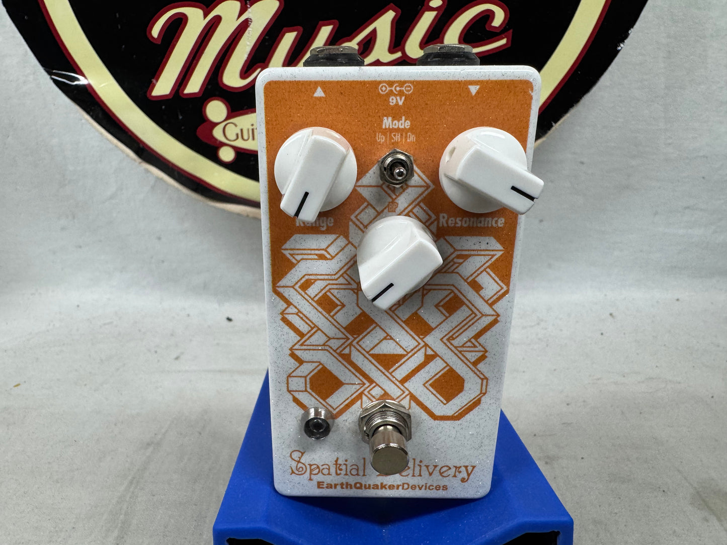 EarthQuaker Devices Spatial Delivery Envelope Filter with Sample & Hold Pedal