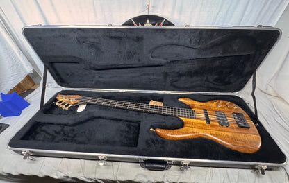 Carvin USA LB-70P lb 70 p lb70p 4-string Bass with Case