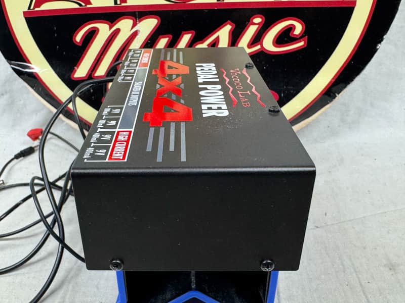 Voodoo Lab Pedal Power 4x4 Pedal Power Supply with Cables - Image 5