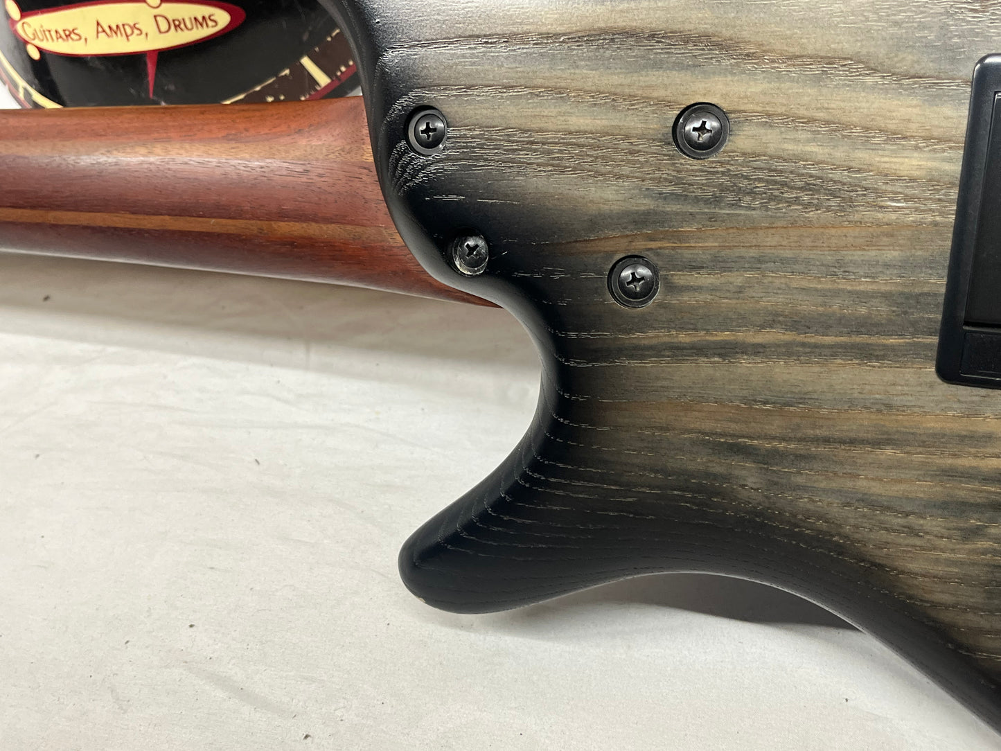 Ibanez Soundgear SR605E 5-String Electric Bass