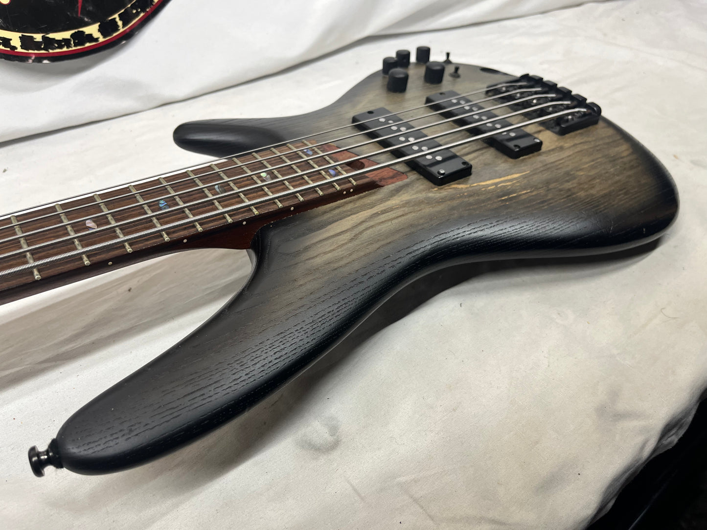Ibanez Soundgear SR605E 5-String Electric Bass