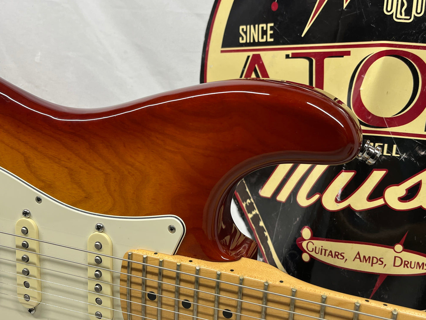 Fender American Standard Stratocaster Strat HSS Shawbucker Electric Guitar with Case - Sienna Sunburst