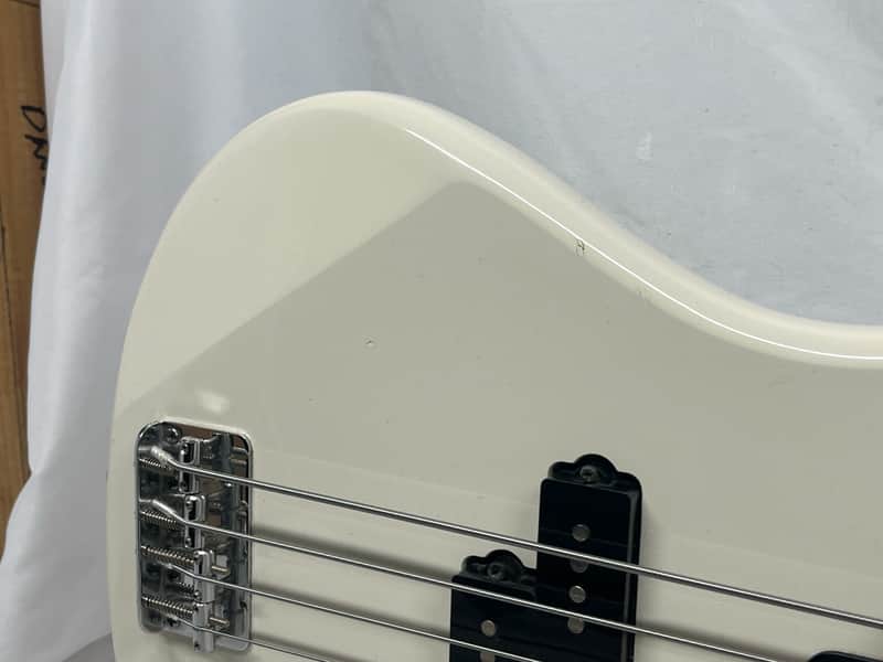 Yamaha RBX-200 4-String Doublecut Electric Bass - Image 4