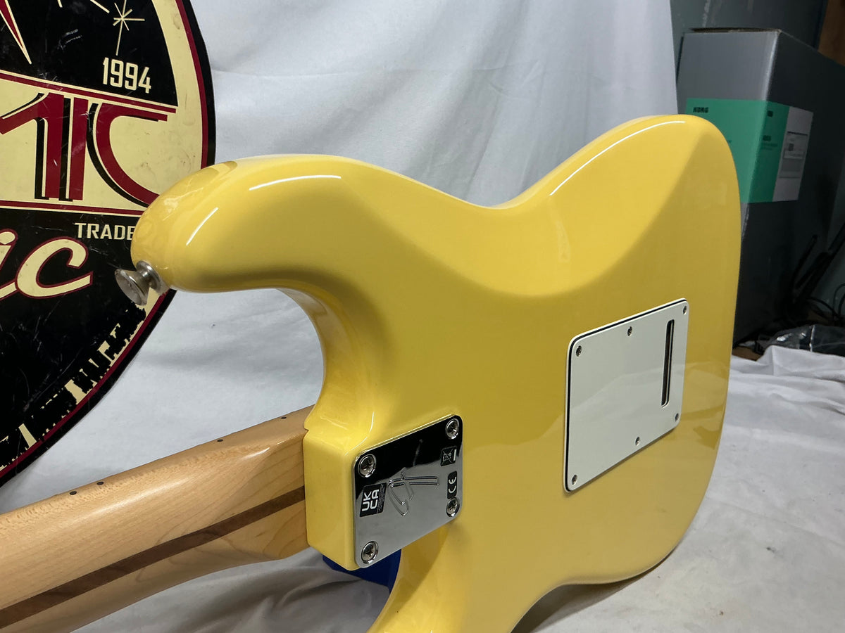Fender Player Stratocaster 2022 - Butter Cream - Maple Fingerboard