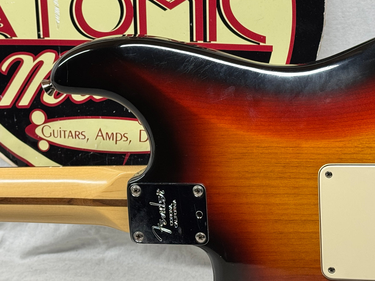 Fender American Standard Stratocaster Guitar 2008 - 3-Color Sunburst / Rosewood fingerboard