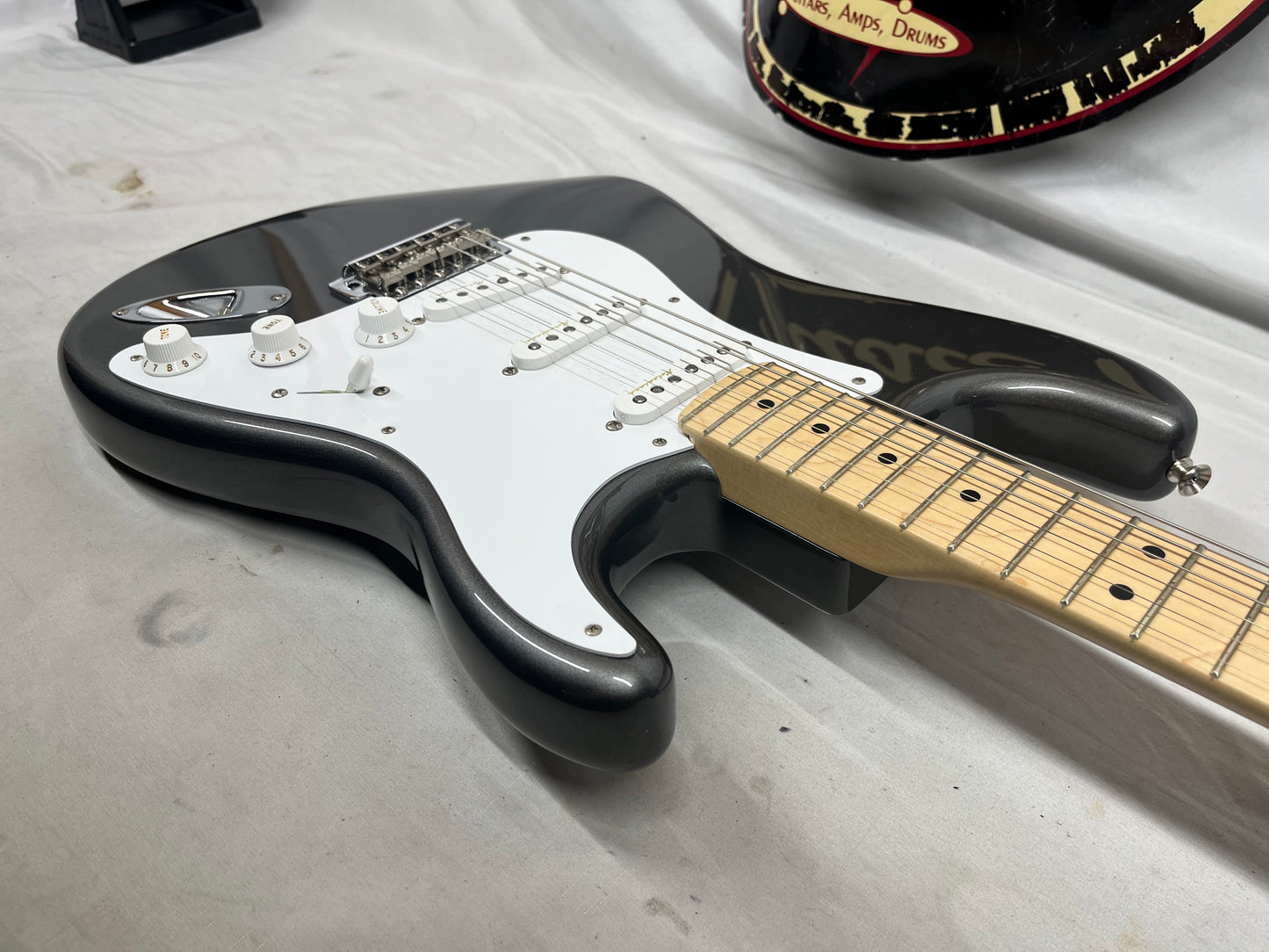 Fender Eric Clapton Signature Stratocaster Strat with Case - Pewter