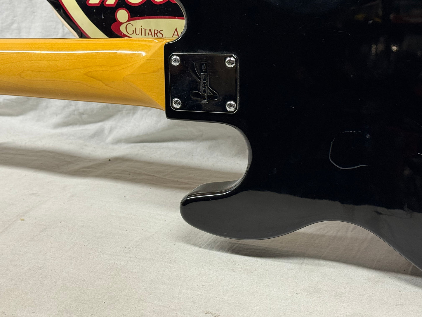 Line 6 Variax Model 700 4-string Bass 2005