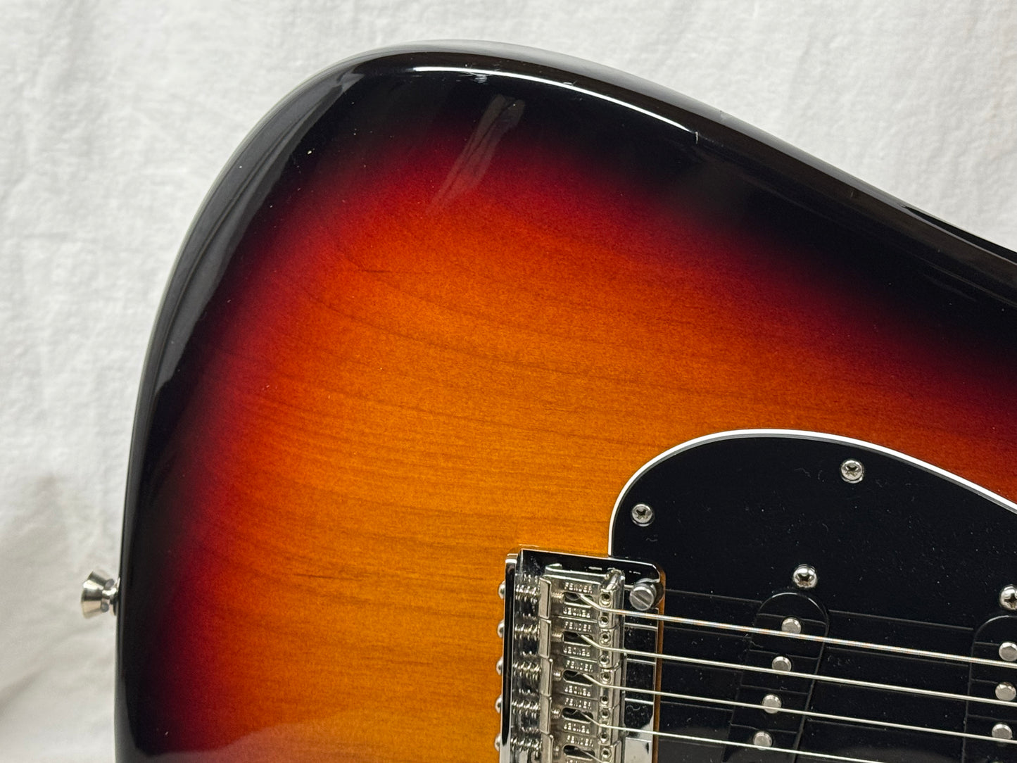 Fender American Standard Stratocaster Guitar with Case 2013 - 3-Color Sunburst / Maple neck