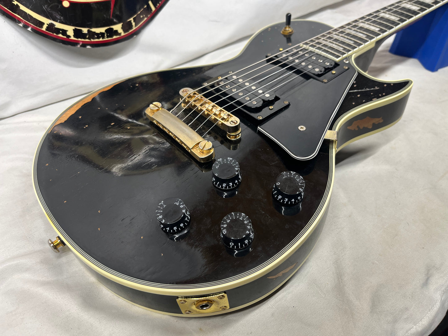 Sawtooth Singlecut LP-Style Electric Guitar - Distressed Black