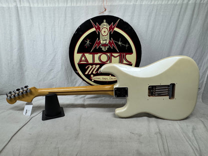 Fender Player Plus Stratocaster Guitar 2022 - Olympic Pearl / Maple neck