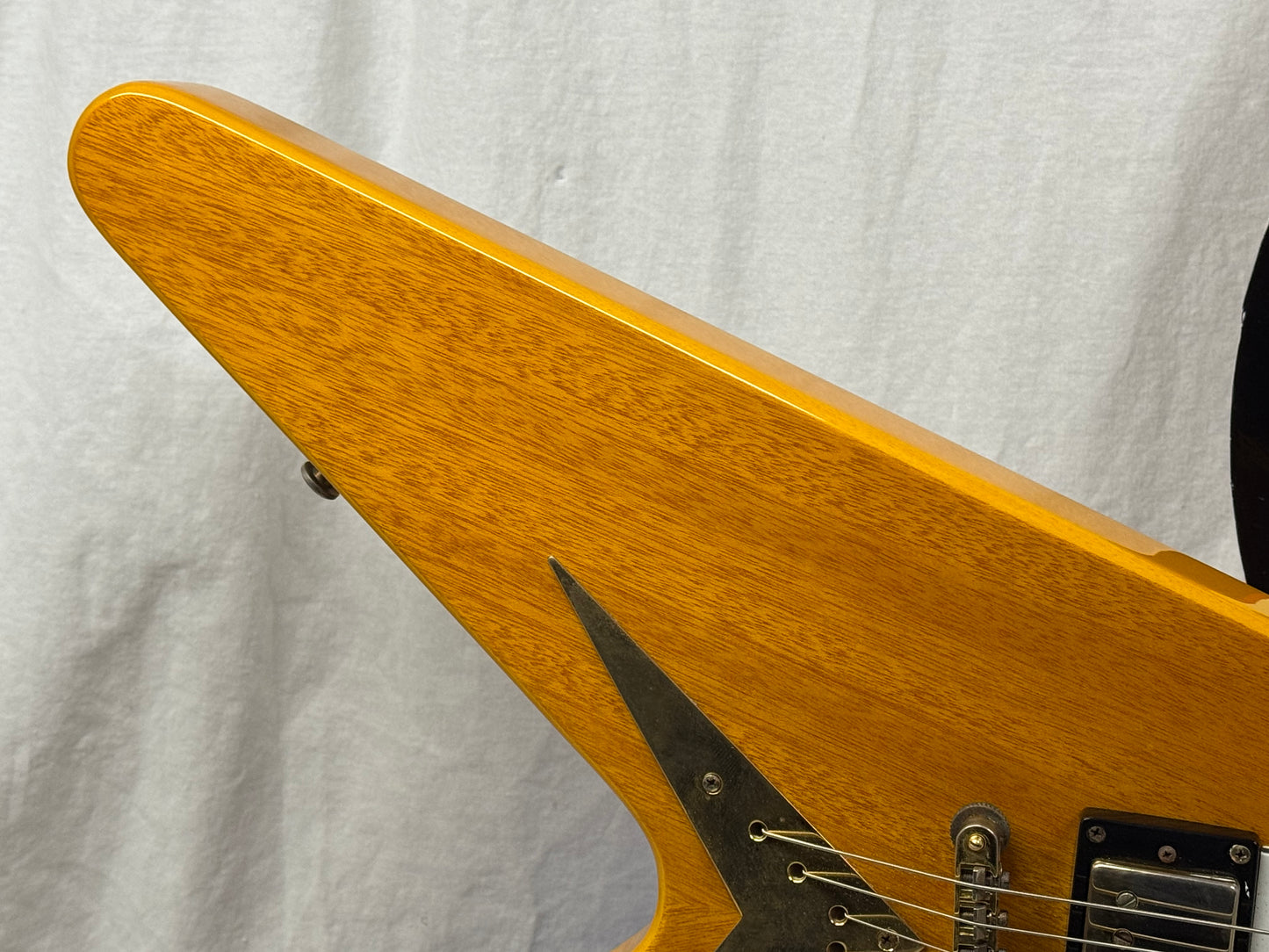 Epiphone EGV2KOGH1 '58 1958 Korina Flying V Guitar with Case 2009