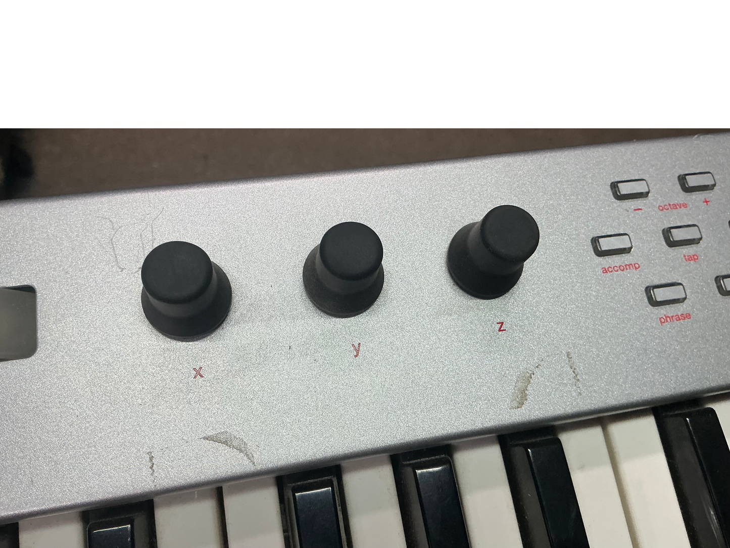 Alesis Micron Analog Modeling Synthesizer Keyboard
