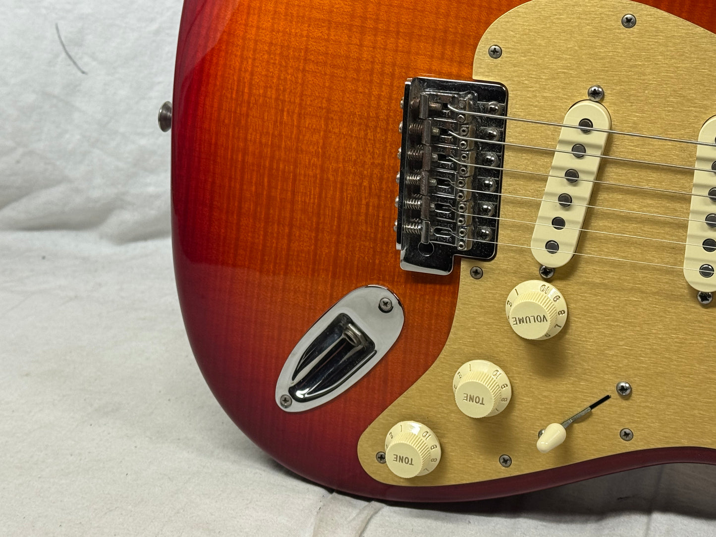 Fender Player II 2 Stratocaster Plus Top Guitar - MIM Mexico 2025 - Cherry Burst / Maple neck