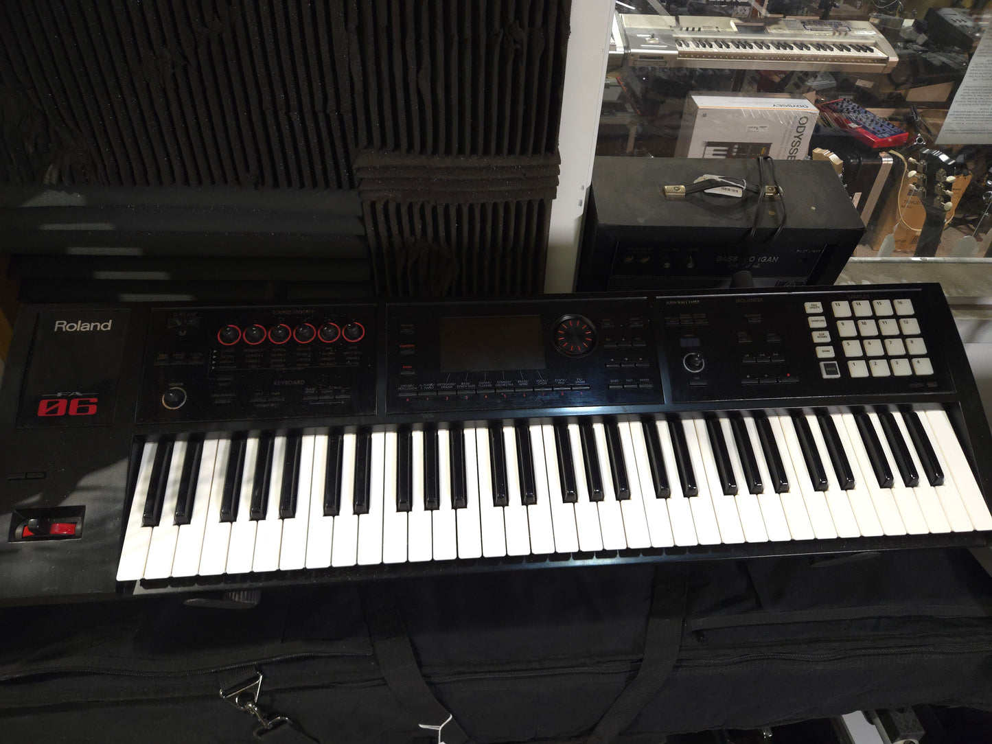 Roland FA-06 61-Key Music Workstation 2014 - Present - Local Pickup Only