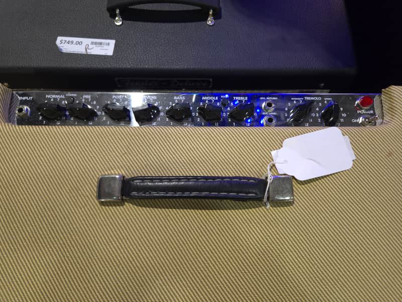 Peavey Delta Blues 115 30W 1x15" Guitar Combo Amp - Image 2
