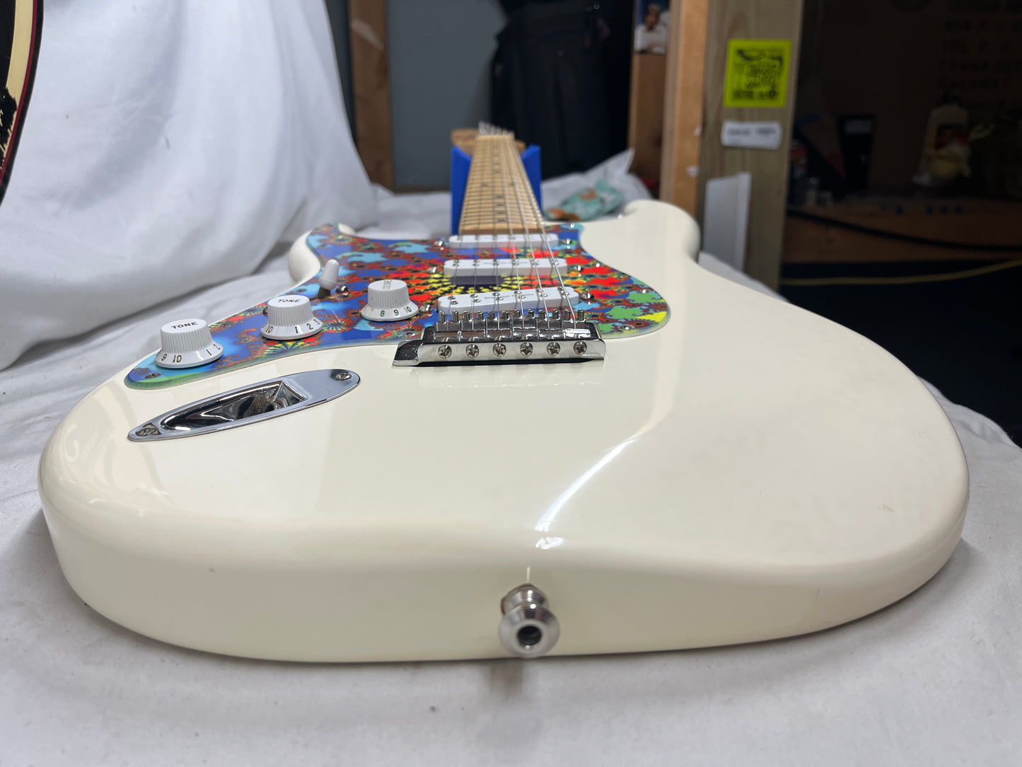 Fender Standard Stratocaster Strat Left Handed Lefty Electric Guitar - Arctic White
