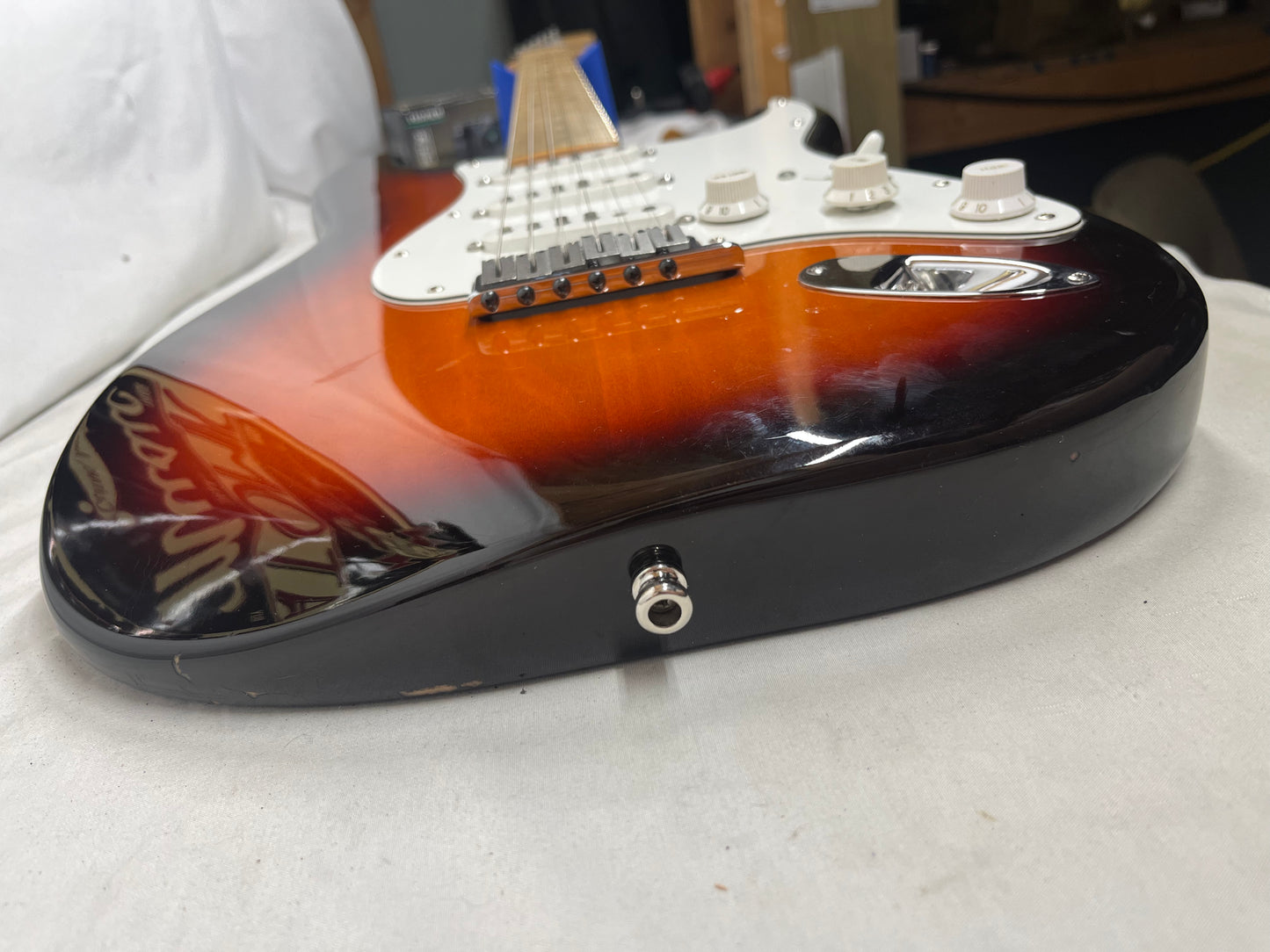 Fender Deluxe Stratocaster Strat Plus Electric Guitar - Antique Burst