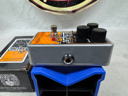 Electro-Harmonix OpAmp Big Muff Pi π Distortion Fuzz Pedal with Box