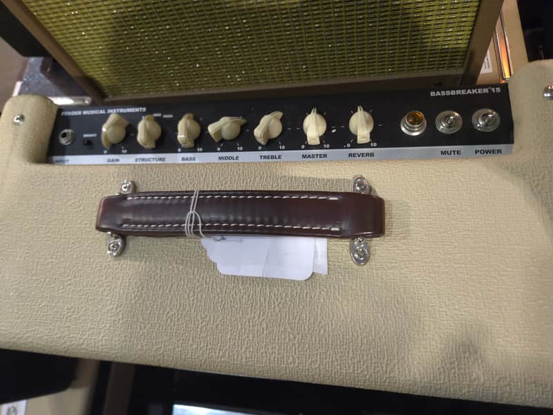 Fender Bassbreaker 15 Limited Edition 15-Watt 1x12" Guitar Combo - Image 2