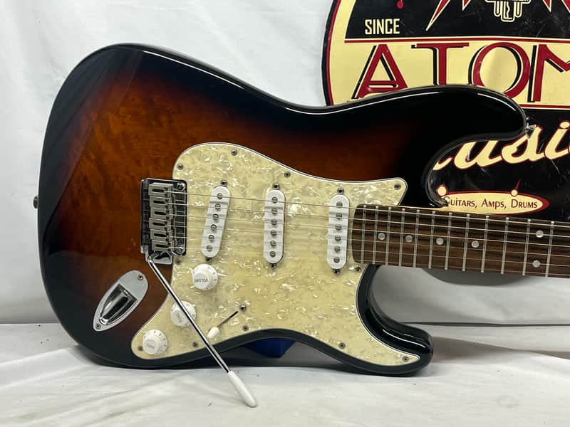 Squier Deluxe Series Stratocaster strat - Image 2