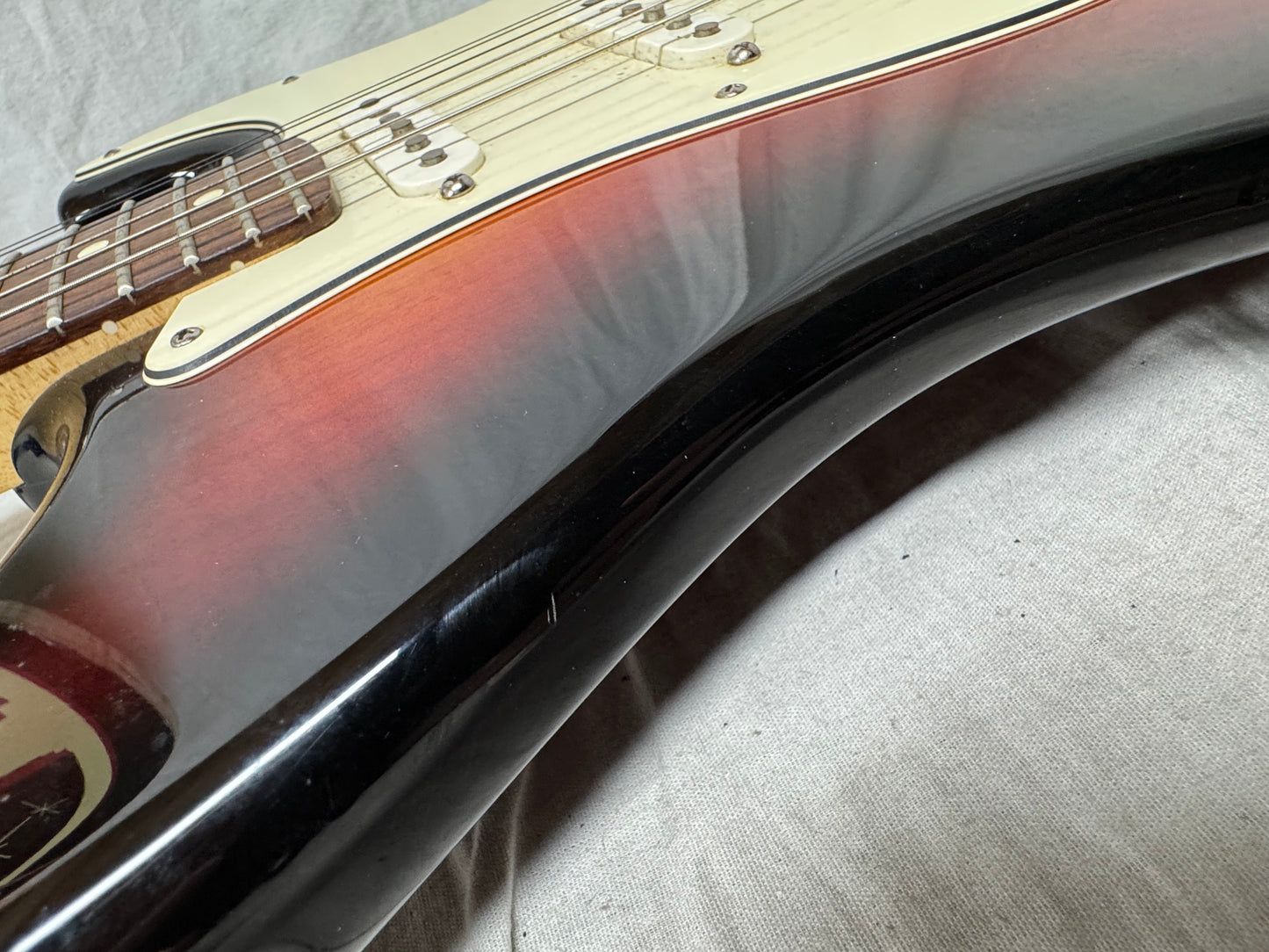 Fender American Standard Stratocaster Guitar 2008 - 3-Color Sunburst / Rosewood fingerboard