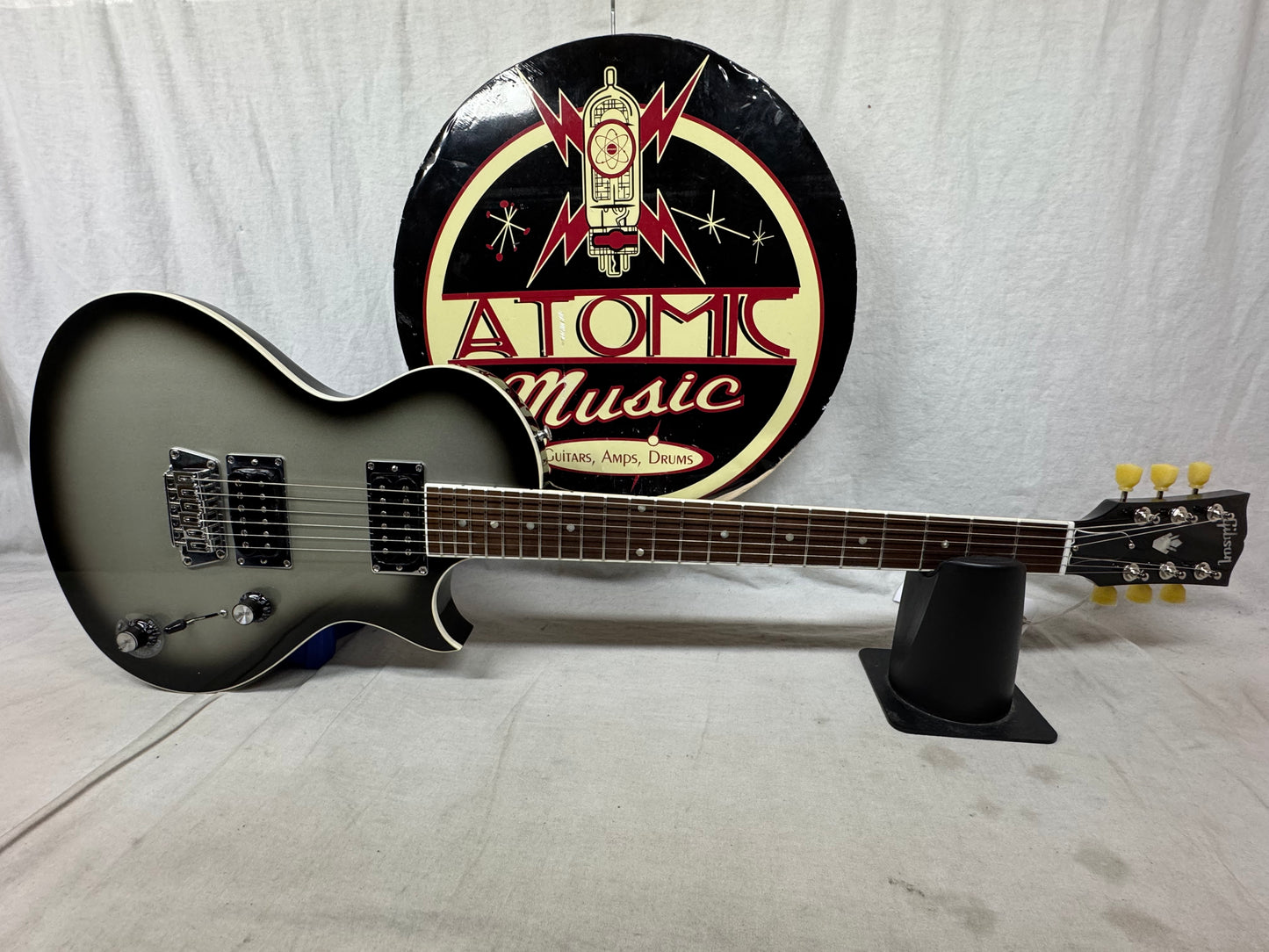Gibson DSNSHSBCH1 Nighthawk night hawk Studio Guitar with Gator Case 2011 - Silverburst