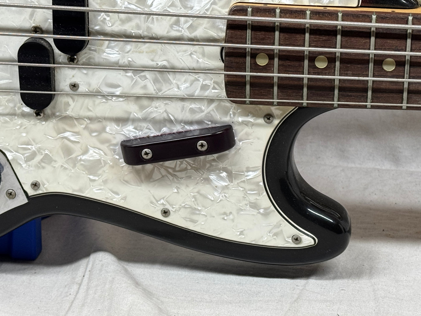 Fender USA Mustang 4-string Bass with Case 1974 - 3-Color Sunburst / Rosewood fingerboard