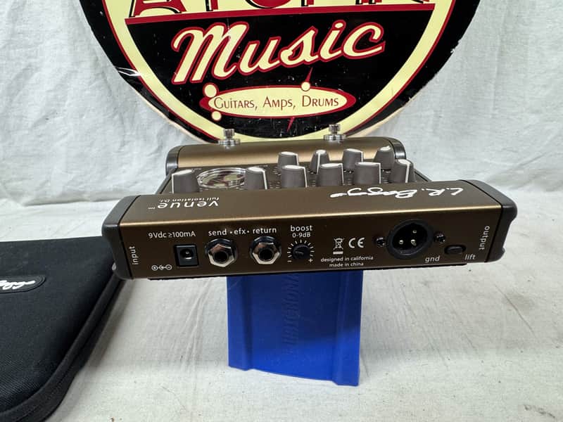 LR Baggs l.r. Venue Full Isolation D.I. di Acoustic Instrument Preamp Pedal with Soft Case - Image 5