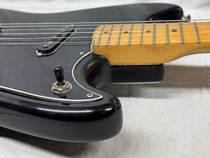 Fender MusicMaster music master Guitar 1961 - Black (likely re-fin'd) / Maple neck